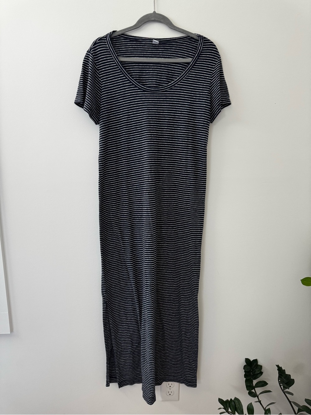 Old Navy Striped Navy Blue and White Scoop Neck Maxi Dress